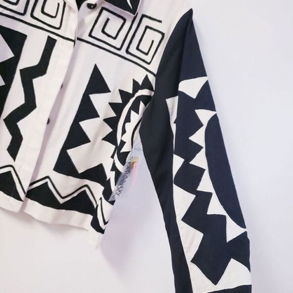 Sandy Starkman Black and White Aztec Print Shacket - Picture 6 of 10